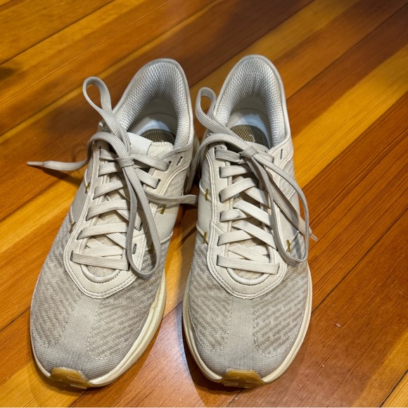 Tracksmith Eliot Runner - Picture 9 of 9